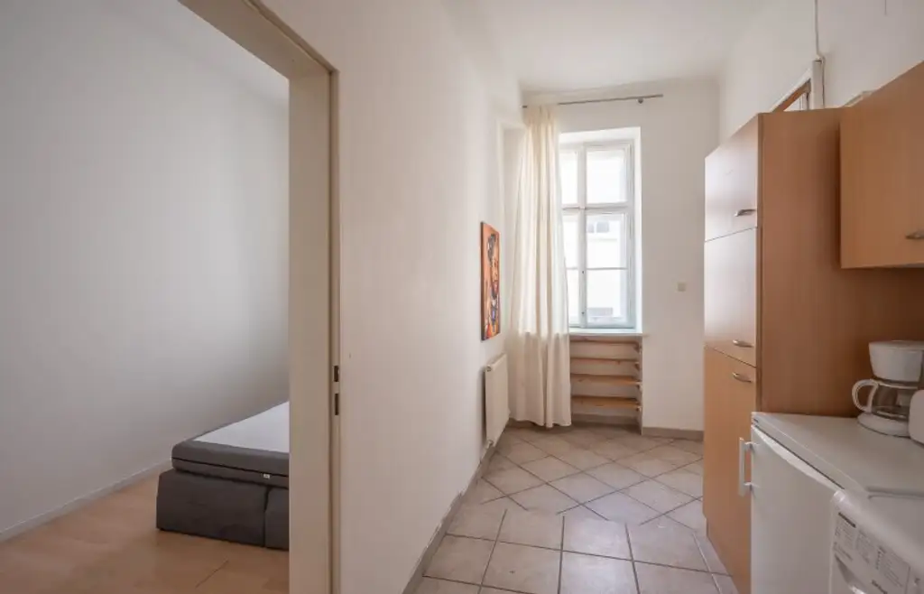 ++KLNB121++ sanierungsbedürftige 2-Zimmer-Wohnung in sehr guter Lage! - Airbnb