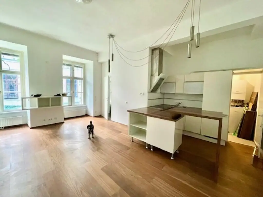WOHNEN im 7-ten HIMMEL - INNENSTÄDTISCHE EIGENTUMSWOHNUNG- ELEGANTE Klassische Wiener-Altbau-Wohnung mit 2-Zimmern in Top Lage am SPITTELBERG - DURCHHAUS!