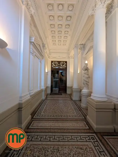 PER ASPERA AD ASTRA – Geschäftsräumlichkeit auf höchstem Niveau