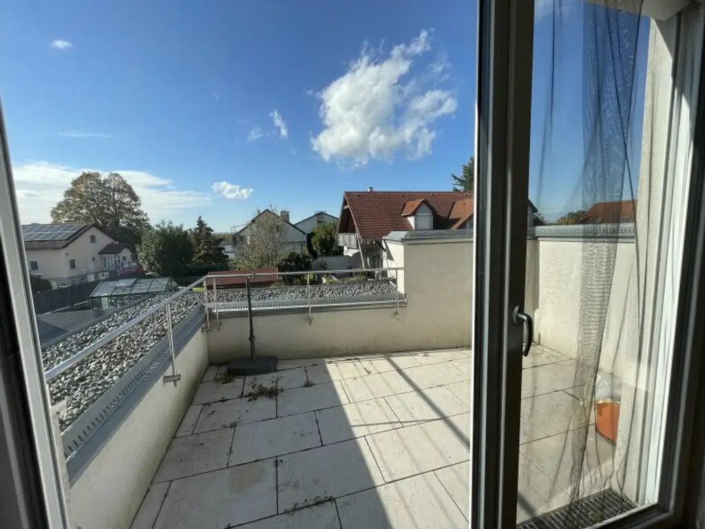 TOP 2-ZIMMMER-WOHNUNG ++ TERRASSE MIT FERNBLICK/GARAGE ++ NÄHE SCHWECHAT!