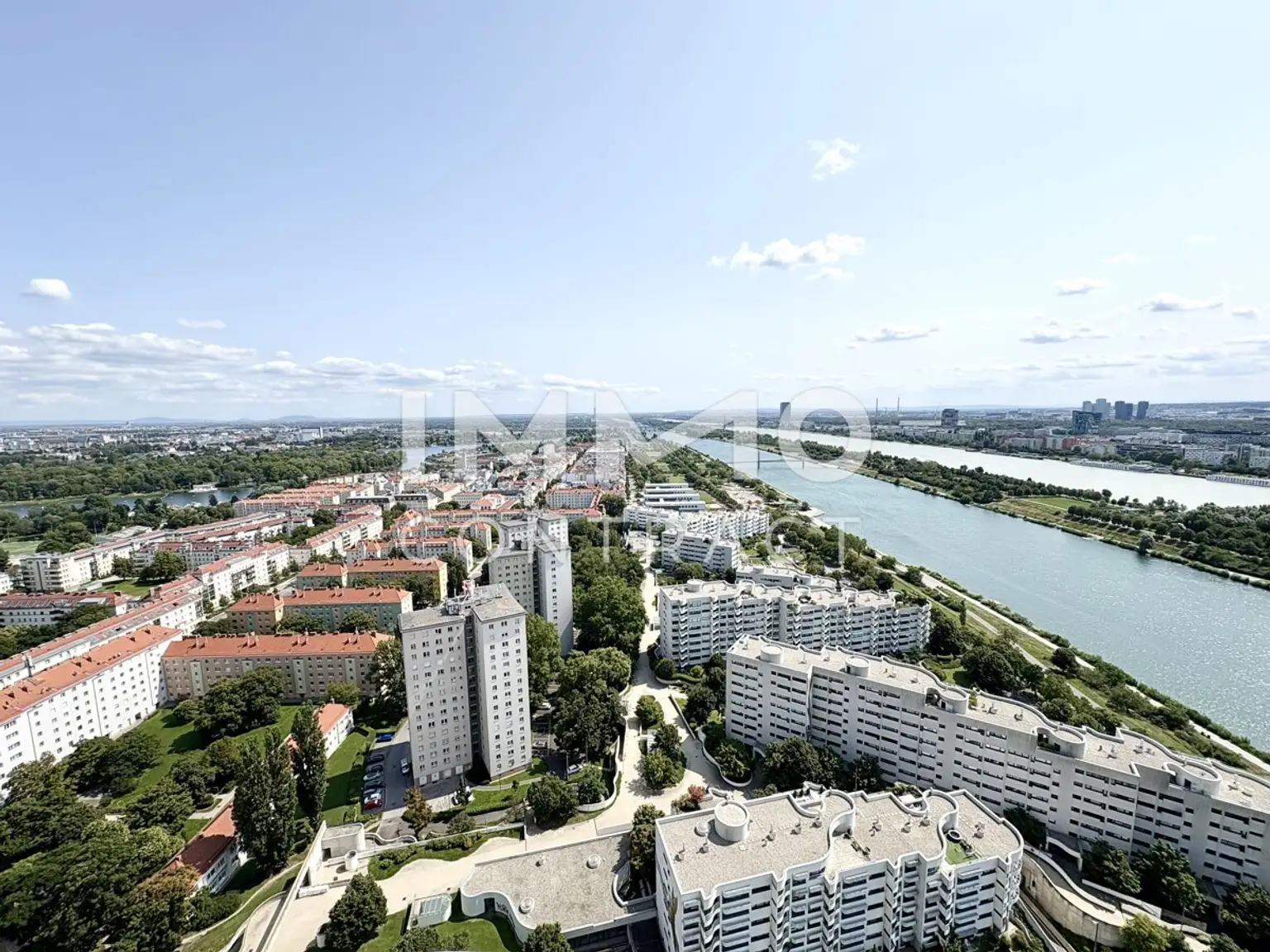 NEU & ERSTBEZUG: Gemütliche Dreizimmer-Wohnung mit viel Ruhe & Sonne (Pool, Gym, Spa, Shop, Lounges)