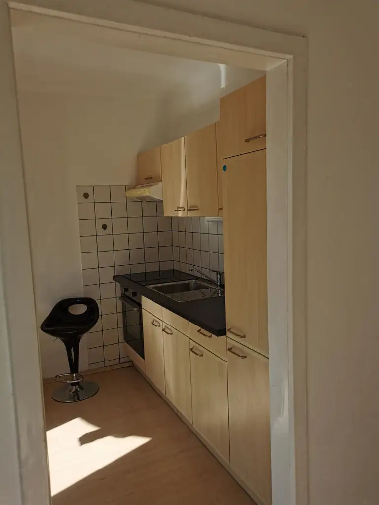 Graz/Geidorf, Ideale Singlewohnung mit Balkon und möblierter Küche
