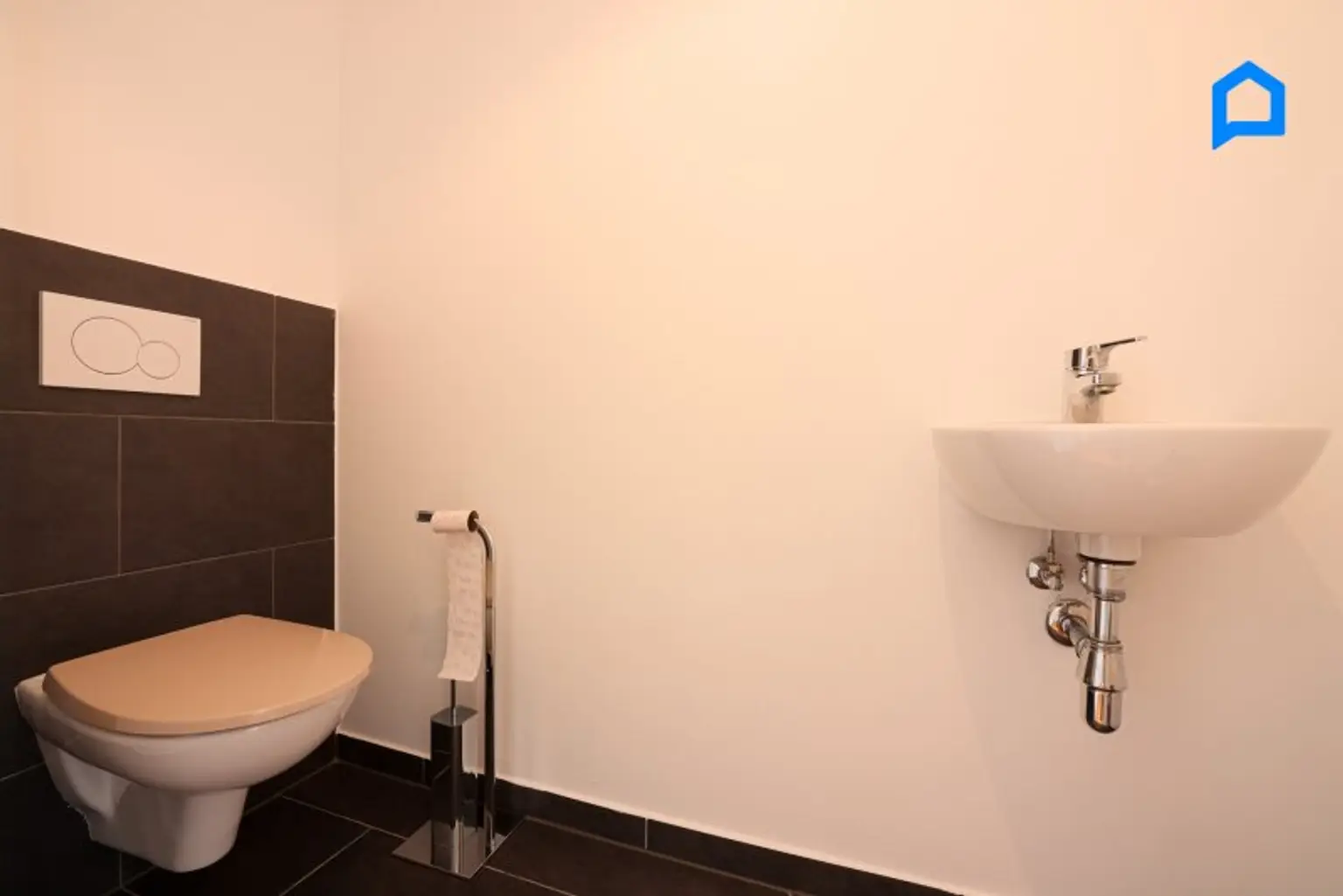 * CITY GATE TOWER * Weitblick über Wien * helle 3 Zimmer * große Loggia* Balkon* Top Küche* Klimaanlage *