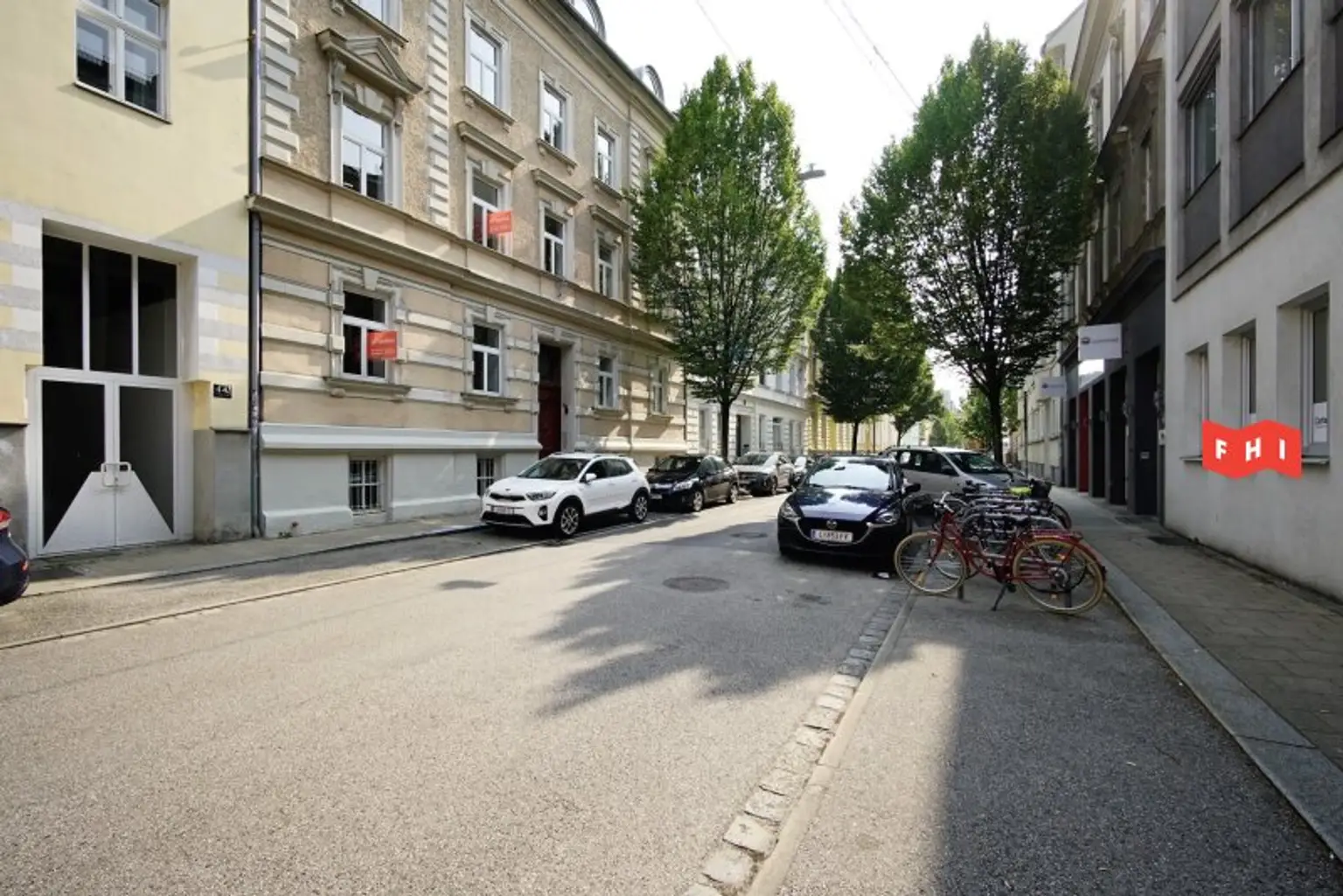Schöne Altbau Dachgeschosswohnung in bester Lage