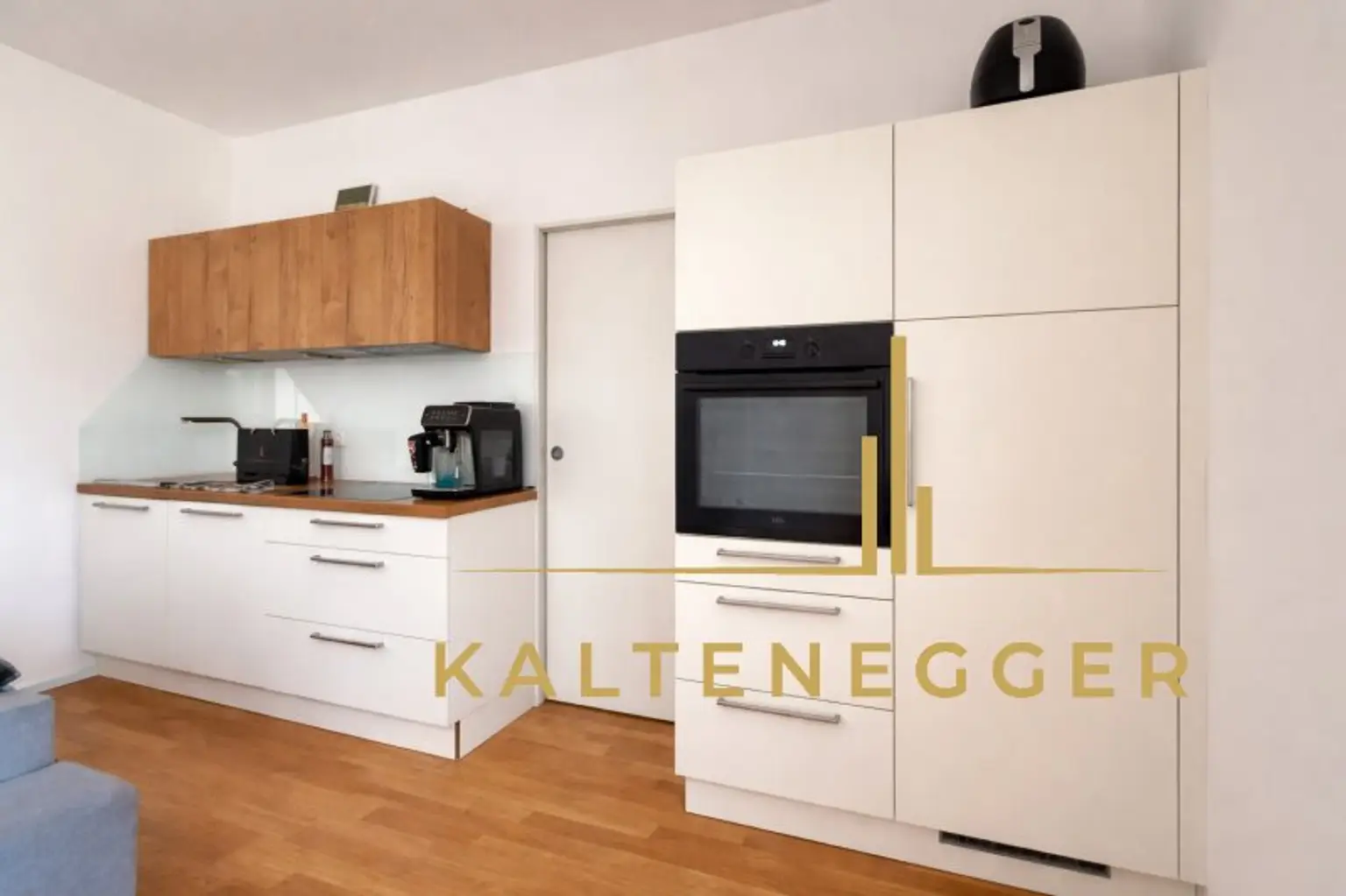 Küche - inkl. Geschirrspüler, Ofen, Dunstabzug