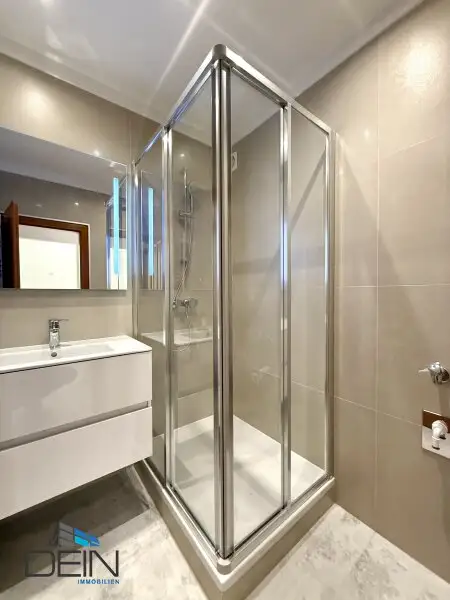 NEU! TRAUMHAFTE 2 ZIMMER WOHNUNG MIT EINEM BALKON IN HOFRUHELAGE!