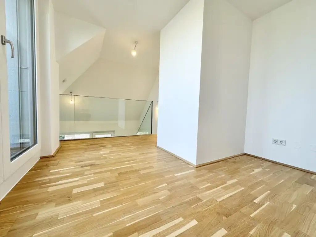 Hier müssen Sie schnell sein - AB SOFORT BEZIEHBAR!! Tolle 3 Zimmerdachgeschosswohnung + zwei Terrassen! Absolute Toplage! U1 Kagranerplatz!!