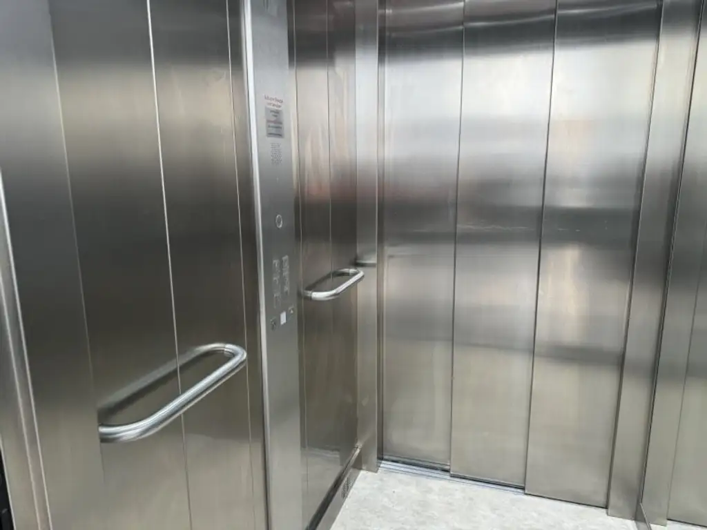 Erstbezug nach Sanierung – stilvolle 3-Zimmer-Altbauwohnung im 5. Bezirk