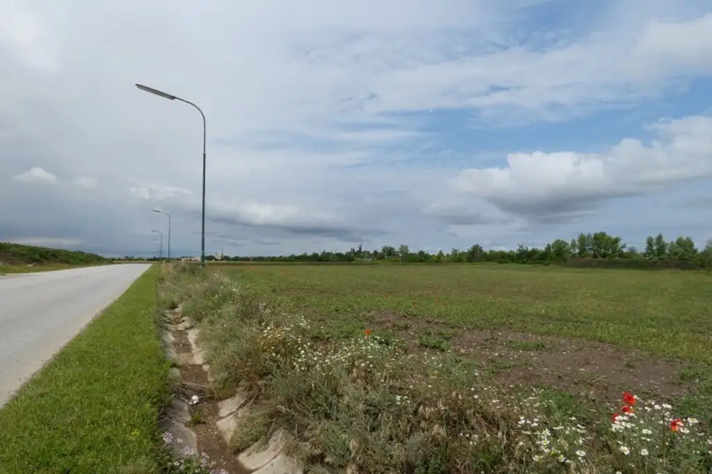 NEUER GEWERBEPARK GEEIGNET FÜR KLEIN- UND MITTELBETRIEBE