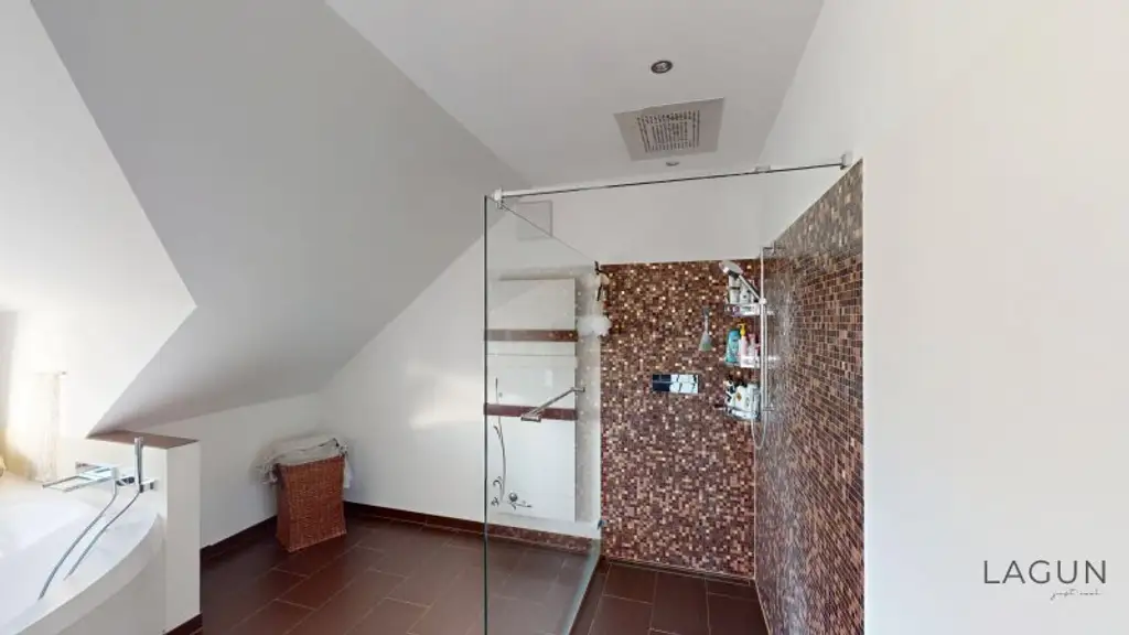 Hochwertiges Luxus-Einfamilienhaus in Maria-Lanzendorf