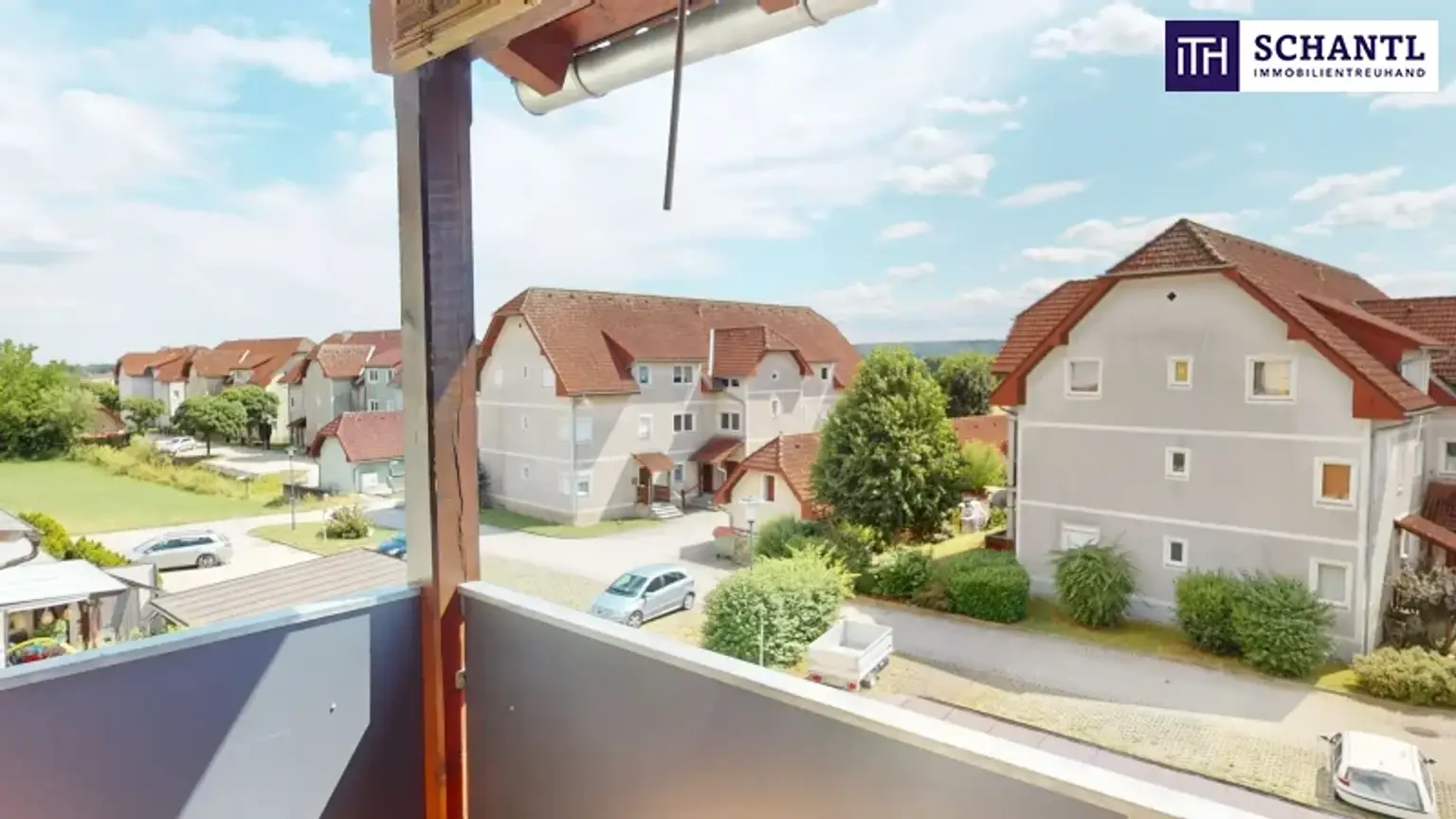 SCHNUCKELIGE MODERNE - 2 Zimmer MAISONETTE-Wohnung mit Carport!