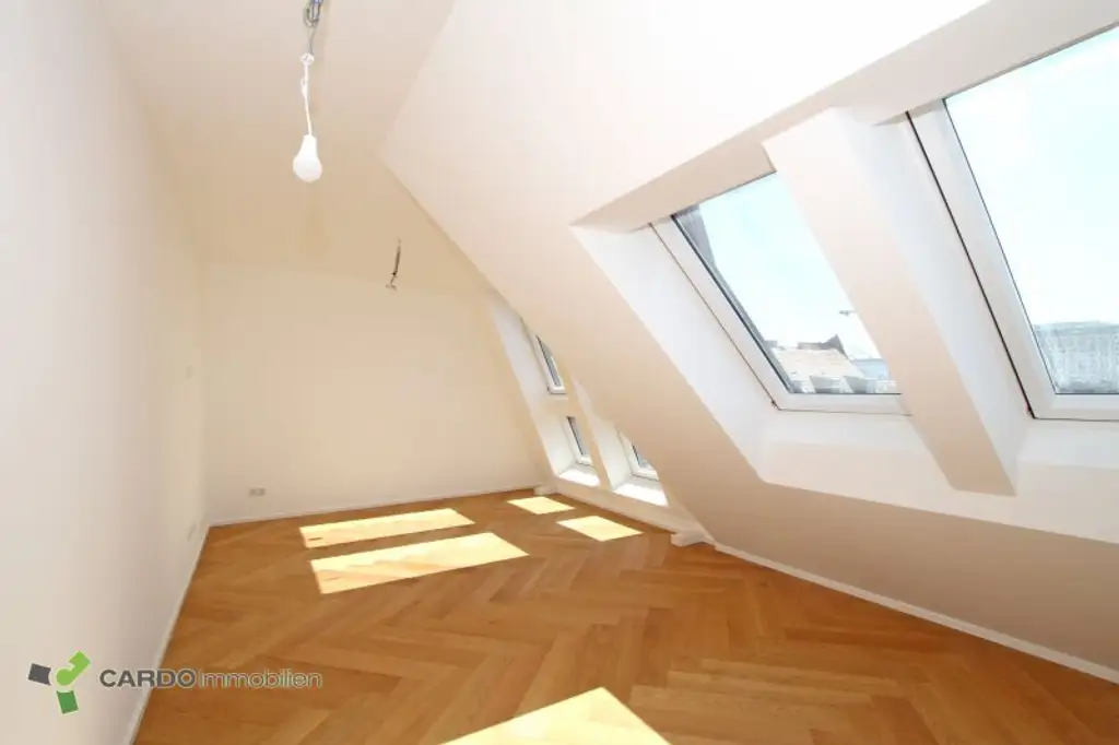 Exklusive Dachgeschosswohnungen mit Außenflächen in einem schönen Altbau