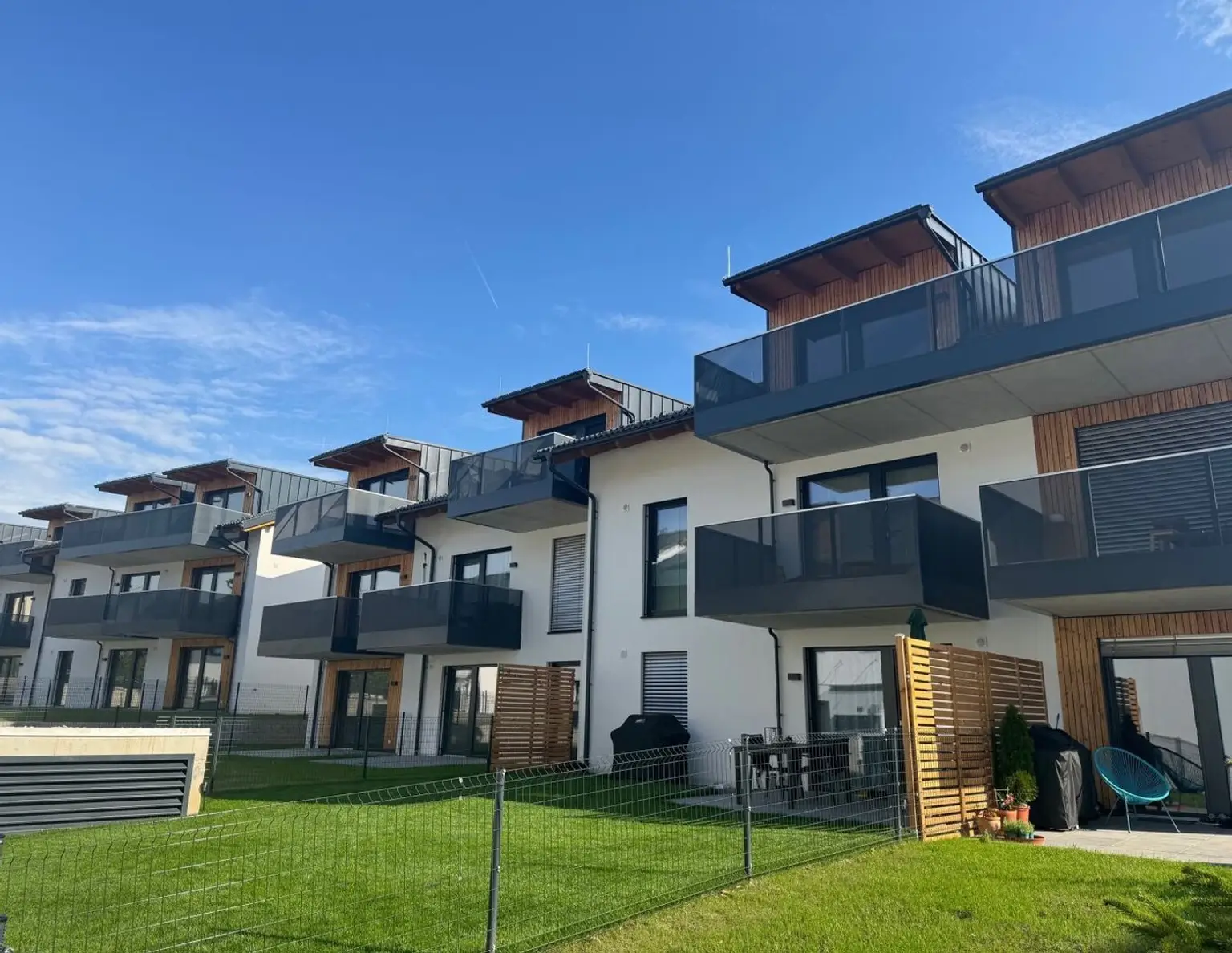 ERSTBEZUG | Sonnige 3 Zimmer Wohnung mit 101 m2 Wohnfläche u. 2 TG Plätzen | Hallwang