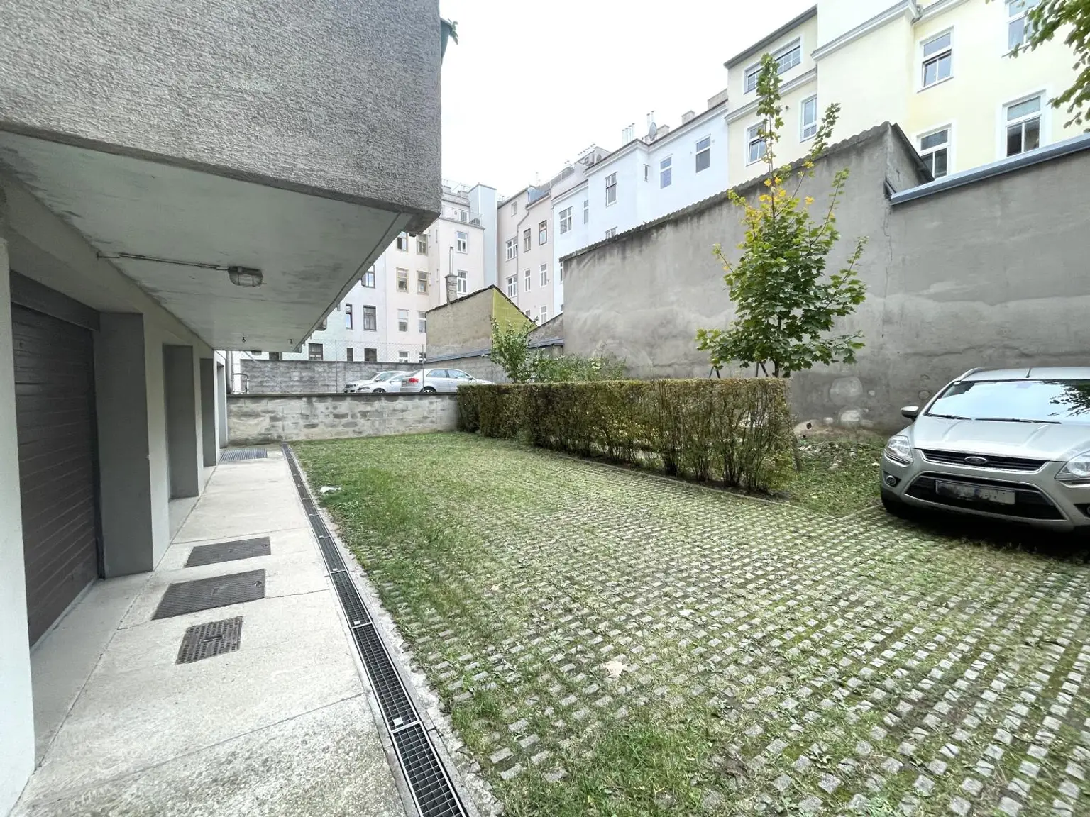 3-Zimmer-Loggia-Wohnung in U1-Nähe