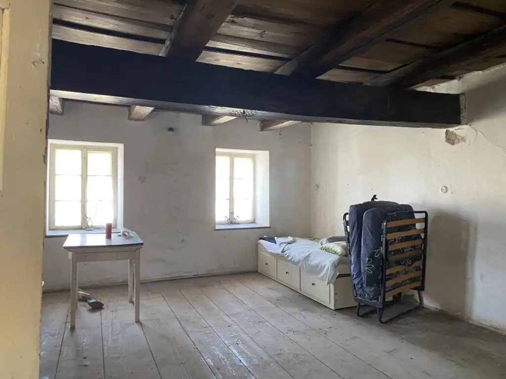Sanierungsbedürftiger Streckhof mit großem Stadel