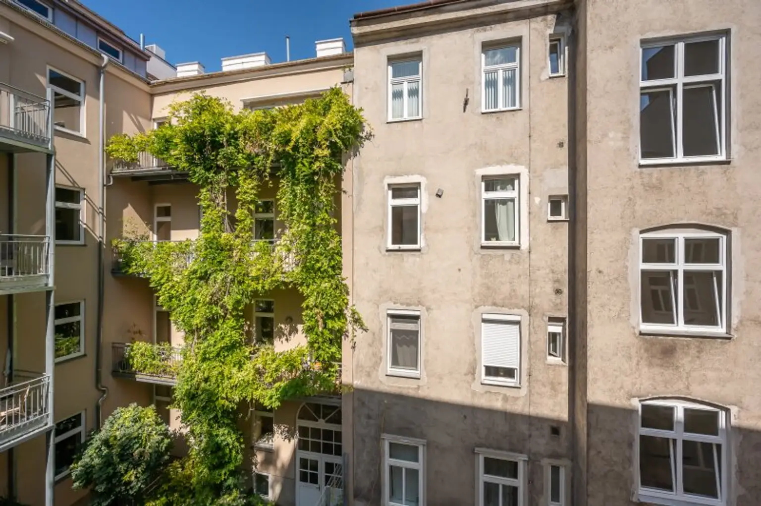 ++NEU++ Sanierungsbedürftige 1-Zimmer Altbau-Wohnung, viel Potenzial! Augartennähe!