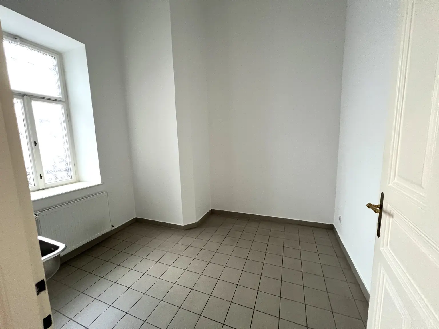 Stilvolle 6-Zimmer Wohnung im repräsentativen Haus