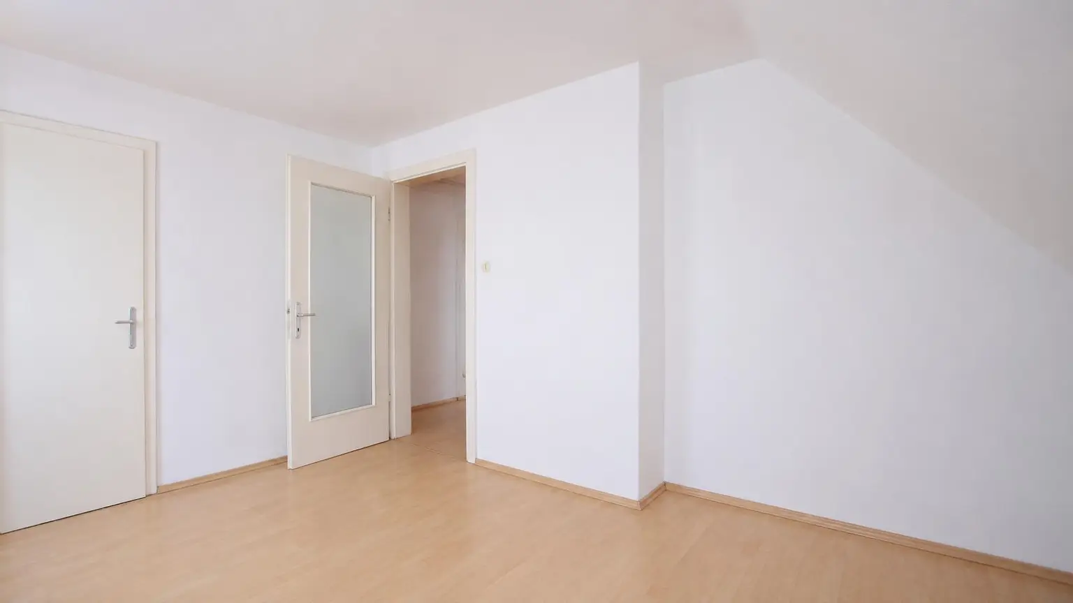 Schlafzimmer DG