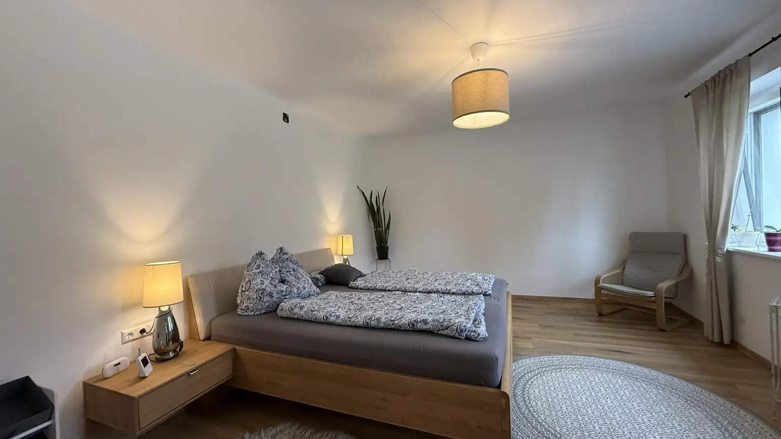 Elternschlafzimmer mit Schrankraum