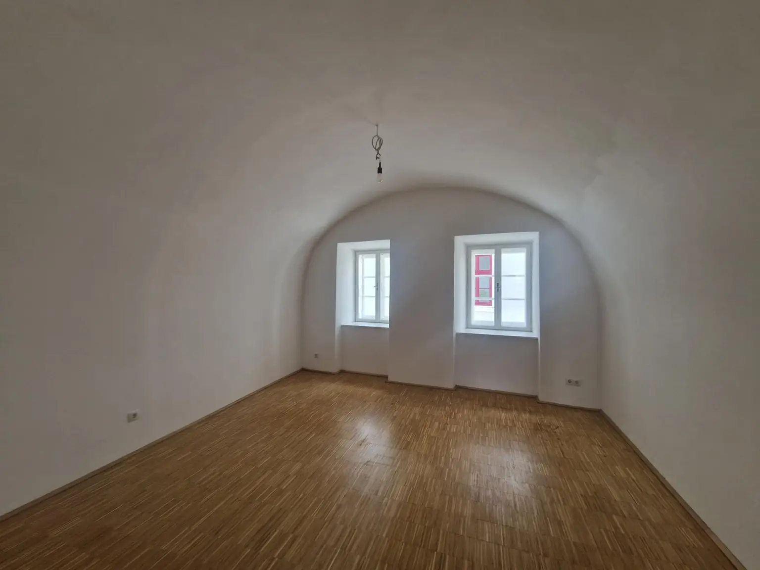 ERDGESCHOSS-TERRASSENWOHNUNG IN TOP INNENSTADTLAGE, HEIZKOSTEN SIND BEREITS ENTHALTEN