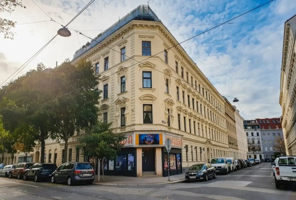 Unsanierte Wohnung in einem wunderschön sanierten Stilaltbau - Gaußplatz/Augarten