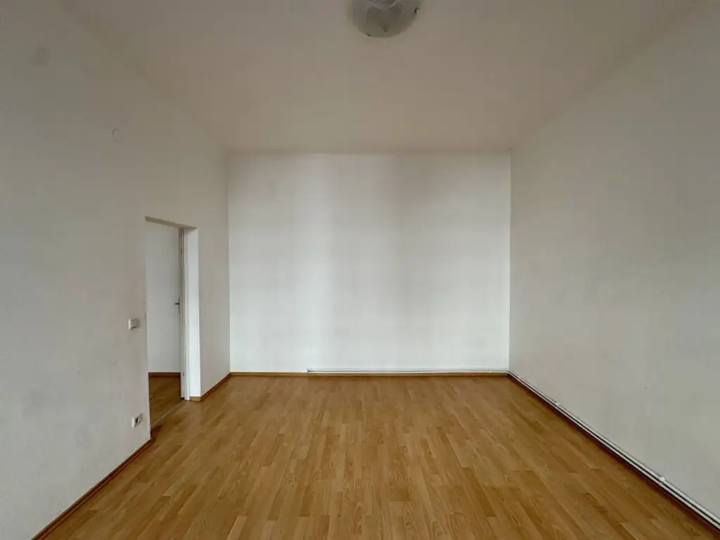 Charmanter Altbau mit Gestaltungsspielraum – Wohnen nach eigenen Vorstellungen