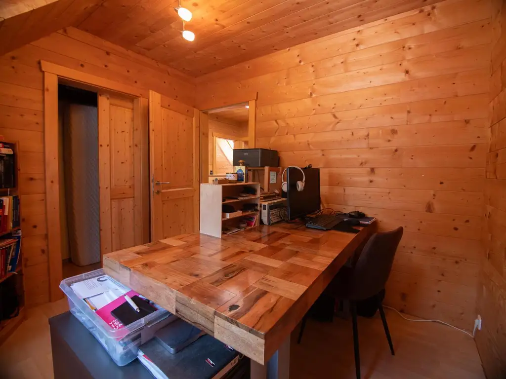 Schönes Holzhaus in absolut ruhiger Waldrandlage