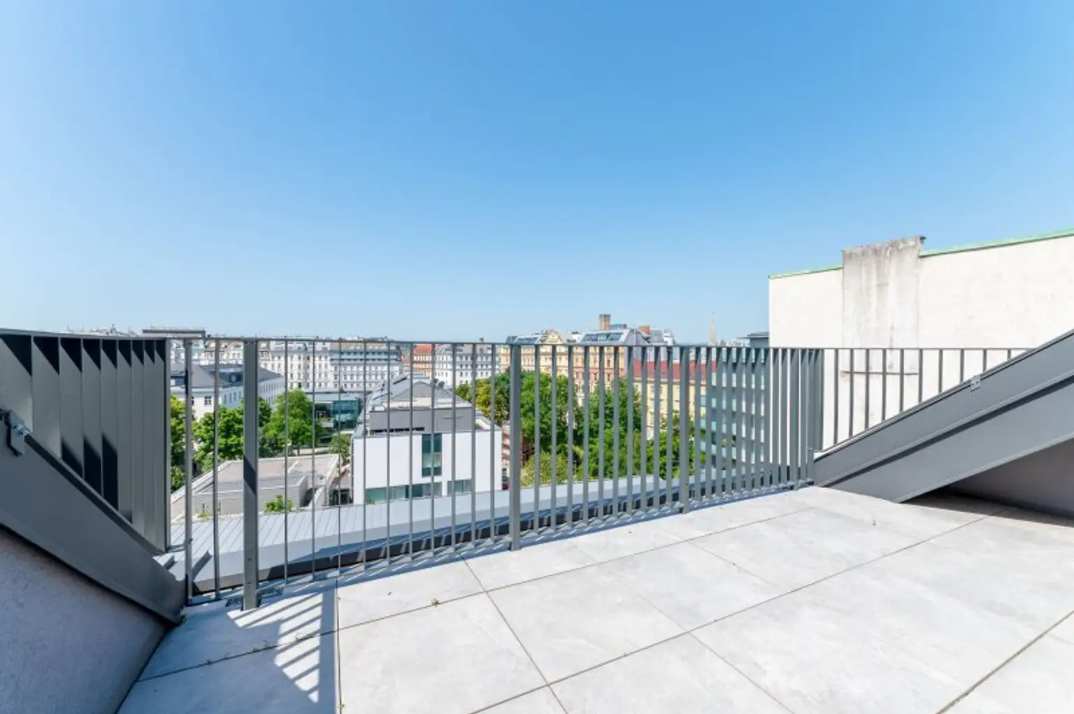 Nahe U3 Rochusgasse! 2-Zimmer-Maisonette mit exklusiver Dachterrasse zu vermieten!