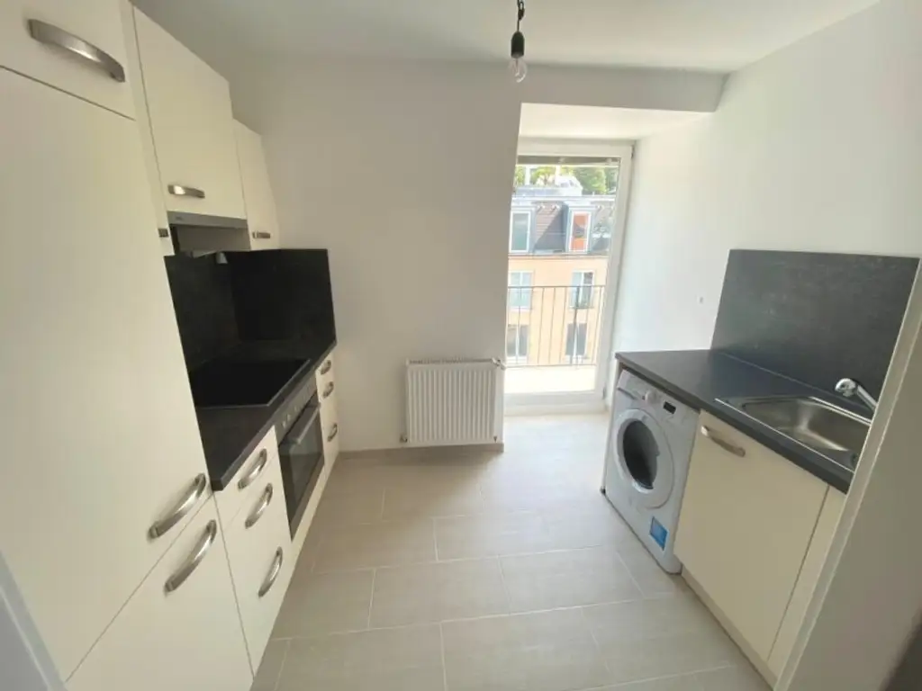 2 Zimmer DG-Wohnung - Erstbezug nach qualitativ hochwertiger Komplettsanierung - plus 2 Terrassen mit gesamt ca. 13,58 m²