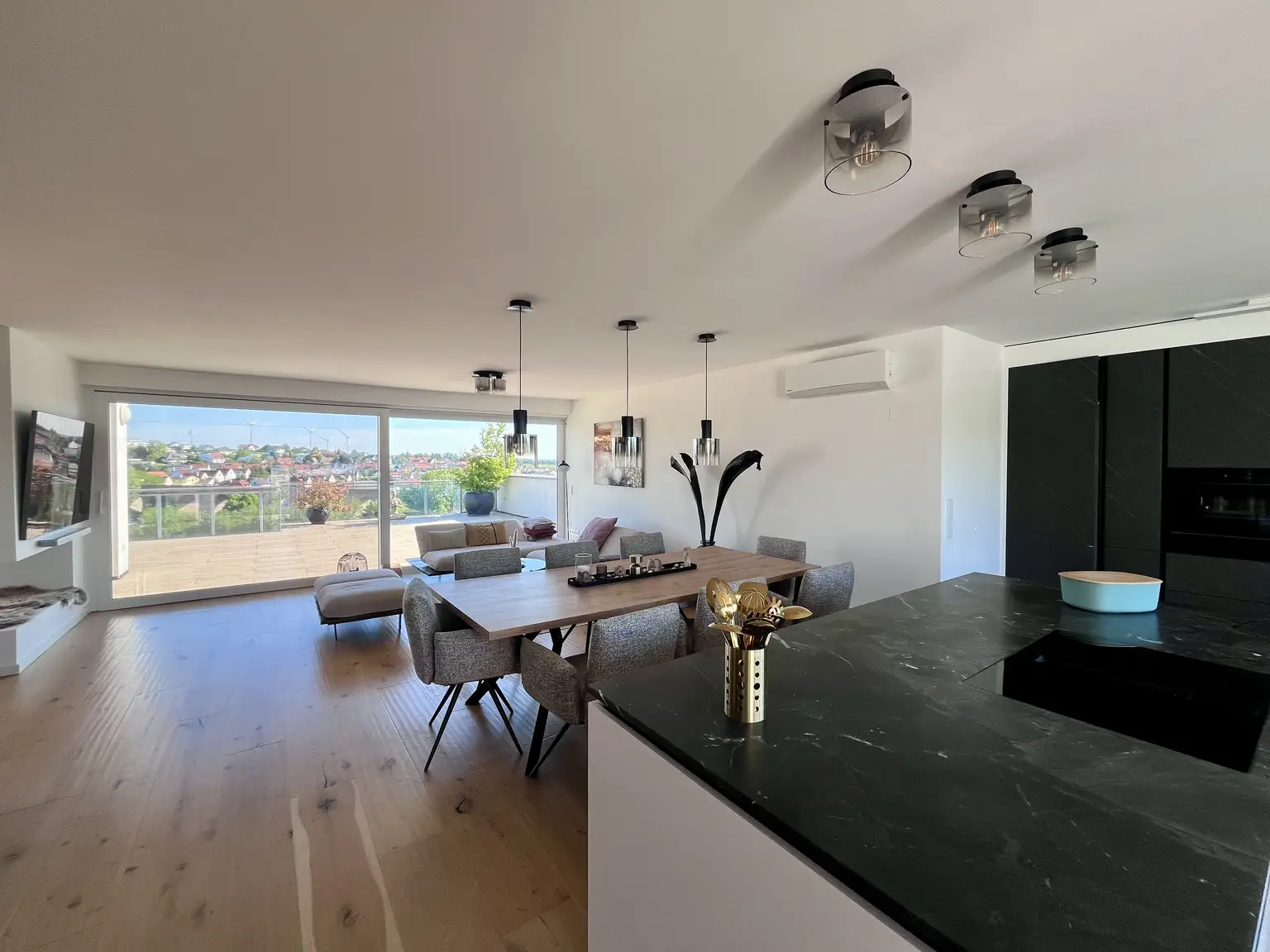 REPRÄSENTATIVES PENTHOUSE-JUWEL: Luxuriöses Dachgeschoss-Maisonette-Traum mit grandiosem Weitblick