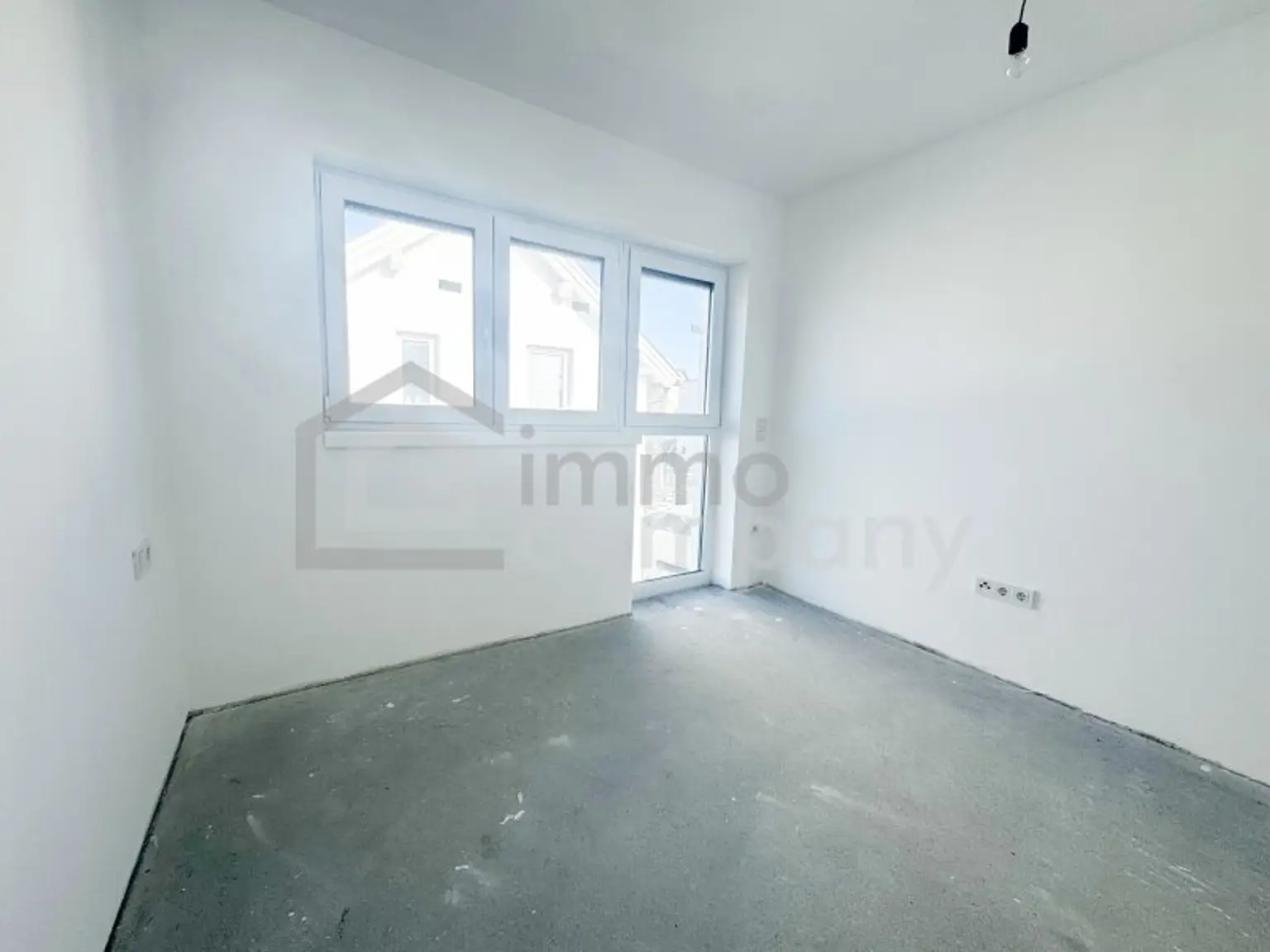 MODERNE DOPPELHAUSHÄLFTE in Sollenau: 4 Zimmer, Garten, 2 Bäder und Fußbodenheizung!