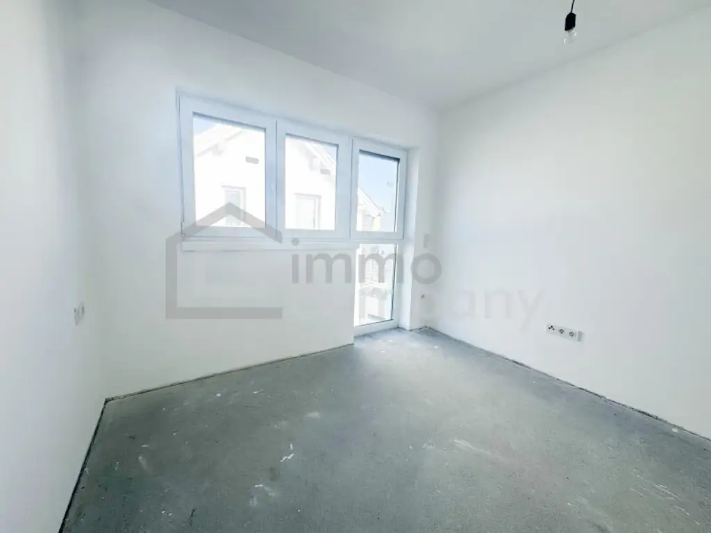 MODERNE DOPPELHAUSHÄLFTE in Sollenau: 4 Zimmer, Garten, 2 Bäder und Fußbodenheizung!