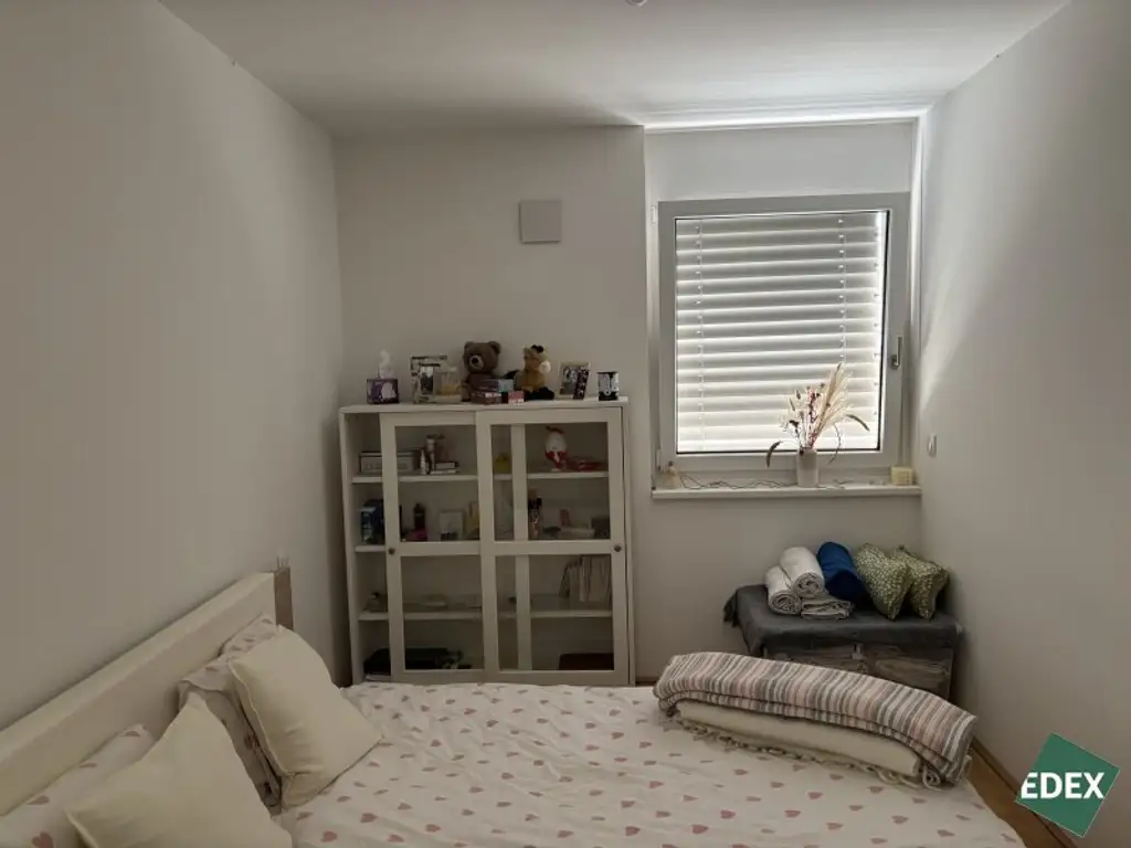 Ab sofort: Moderne 2-Zimmer-Wohnung mit Balkon nahe U1 Rennbahnweg