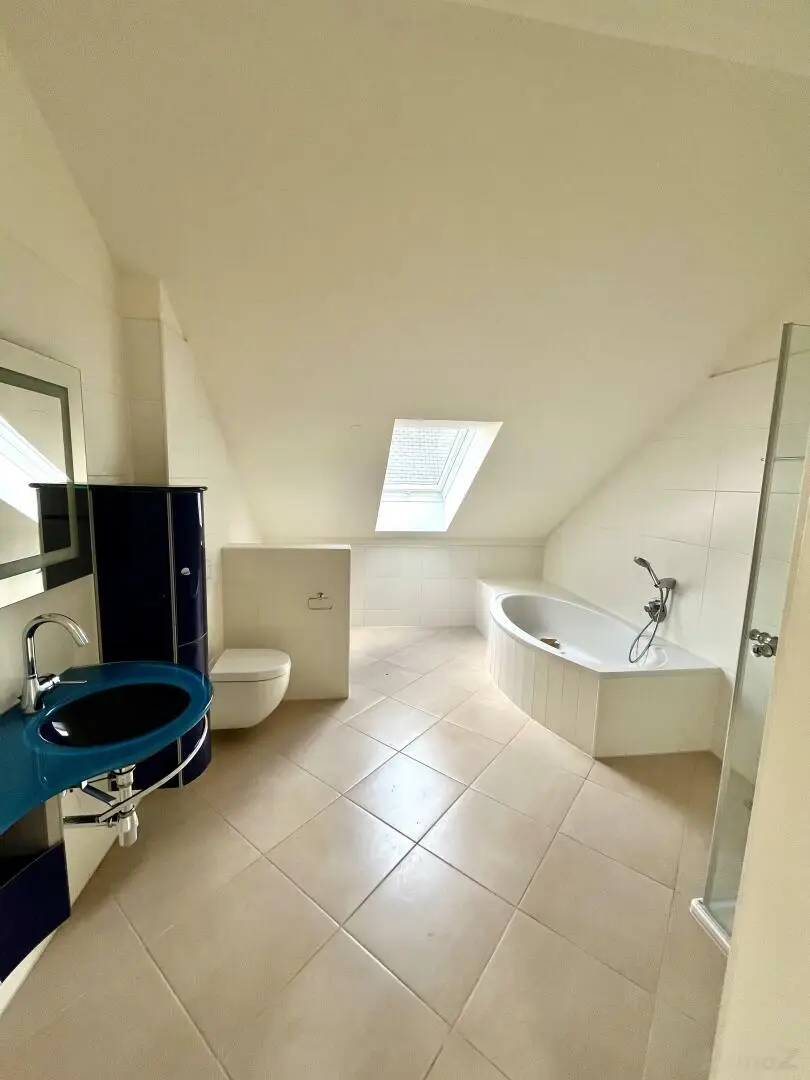 Maisonette: 1.OG und Dachgeschoss mit uneinsichtiger Dachterrasse, Parkplatz, top Ausstattung, Andritz