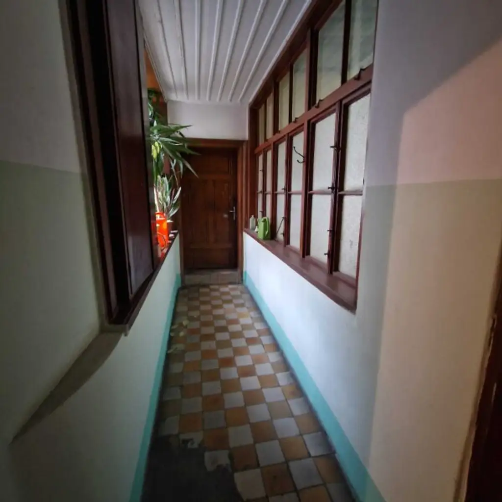 Zinshaus in gefragter Lage des 18. Bezirks - hoher Leerstand & ausbaufähiger Rohdachboden