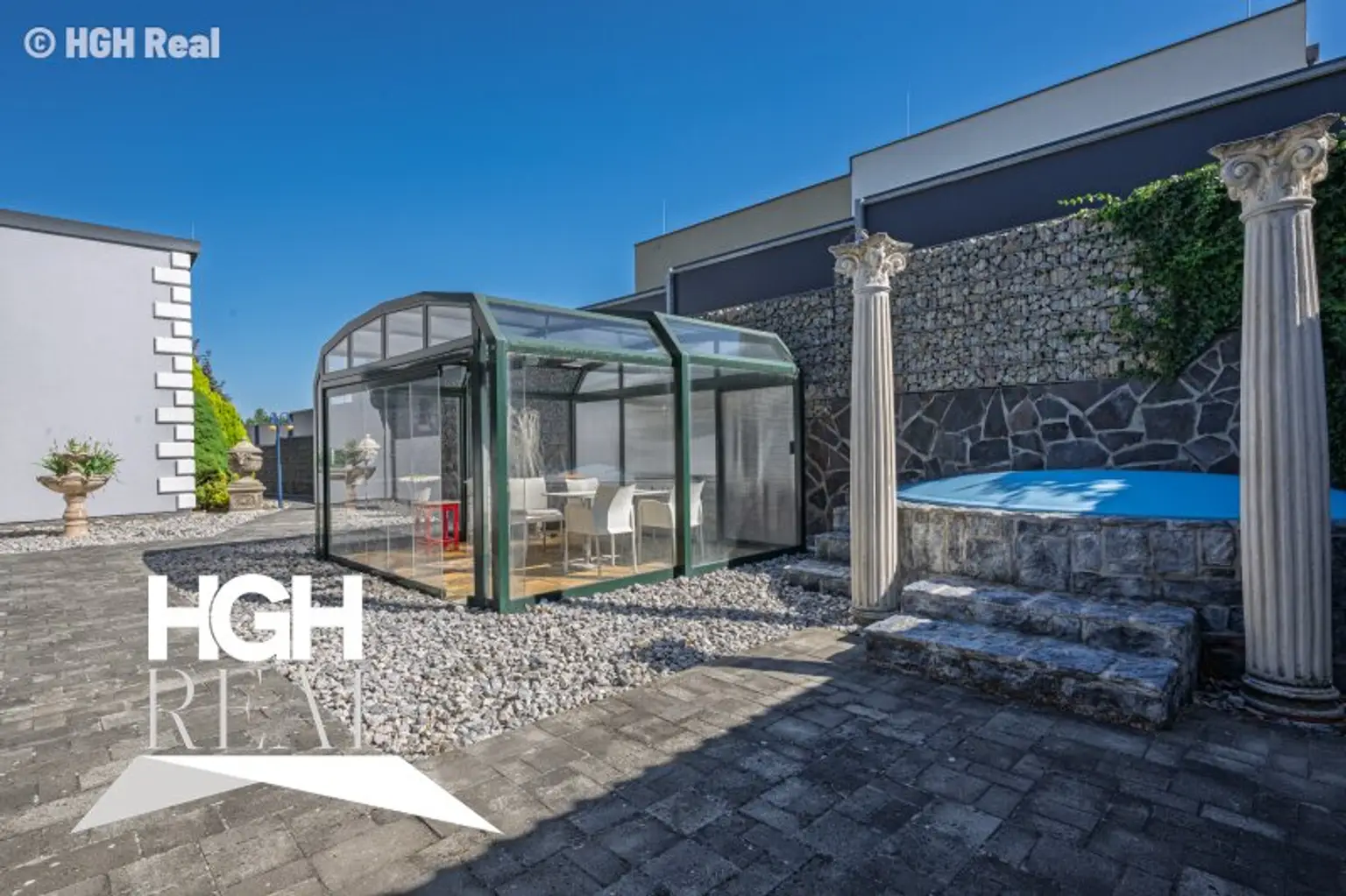 2405 Bad Deutsch-Altenburg Stilvoll wohnen - modernisiertes Einfamilienhaus im Bungalow-Stil inkl. Fitness- und Wellnessbereich