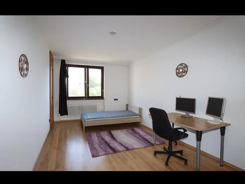 Anleger Aufgepasst - Attraktive 5 Zimmer Wohnung voll vermietet!