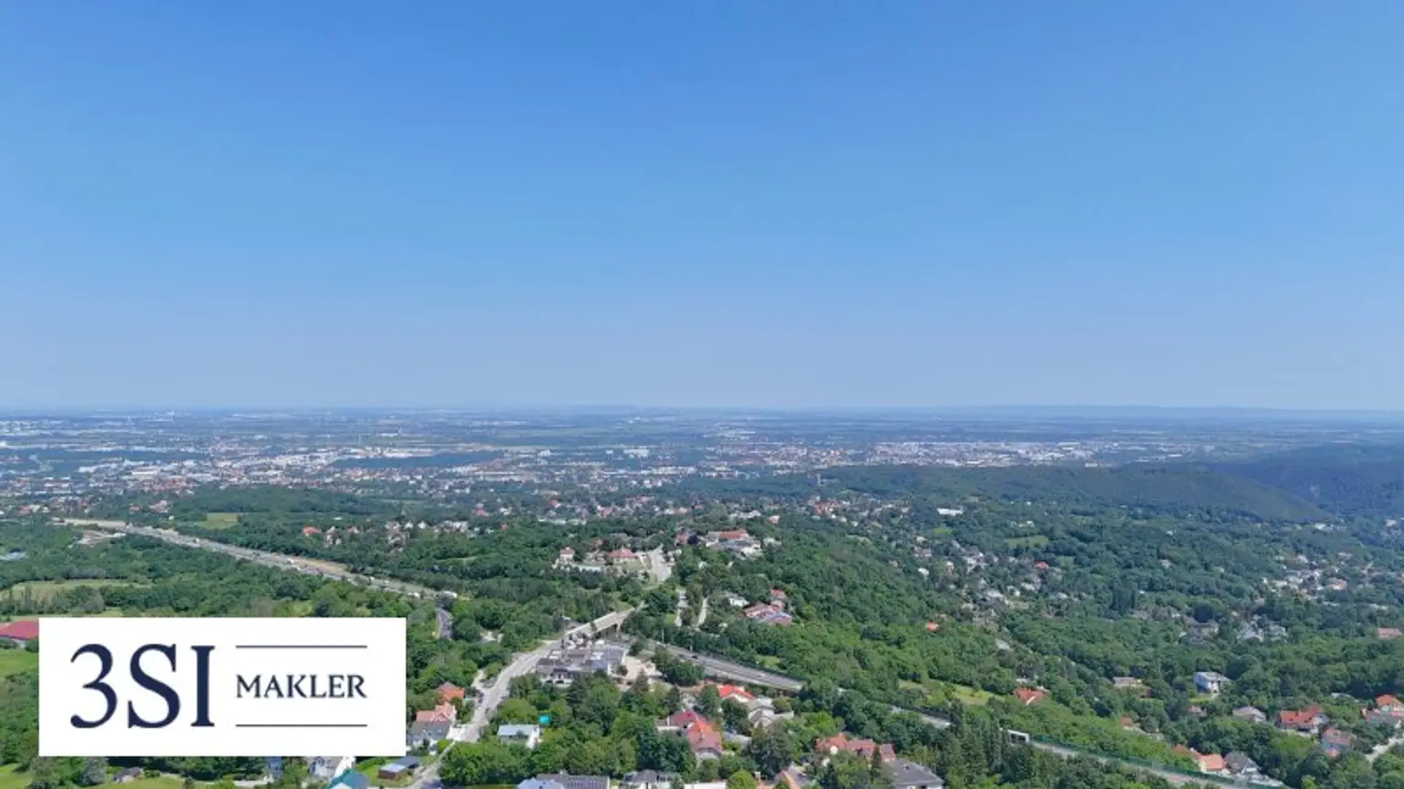 Luxuriöse Villa in Gießhübl: Stilvolles Wohnen mit Pool & traumhaftem Garten!