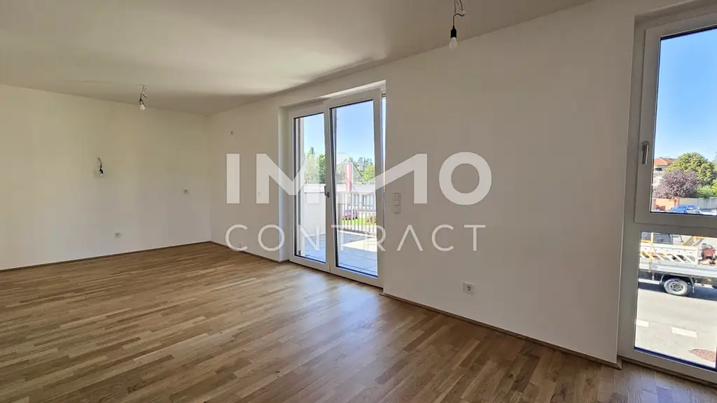 Zentral - modern - hell: Perfekte 2-Zimmer-Wohnung mit Balkon im Erstbezug in grüner Anlage
