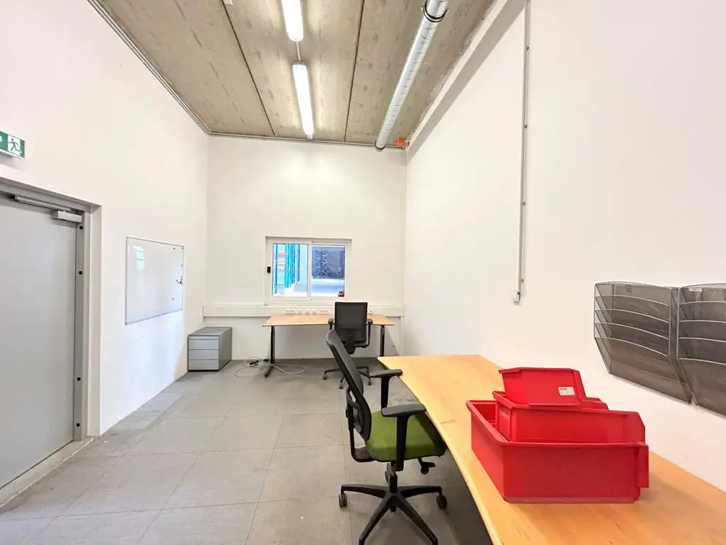 Neuwertige Lagerhalle sowie Produktionsstandort mit Büroflächen