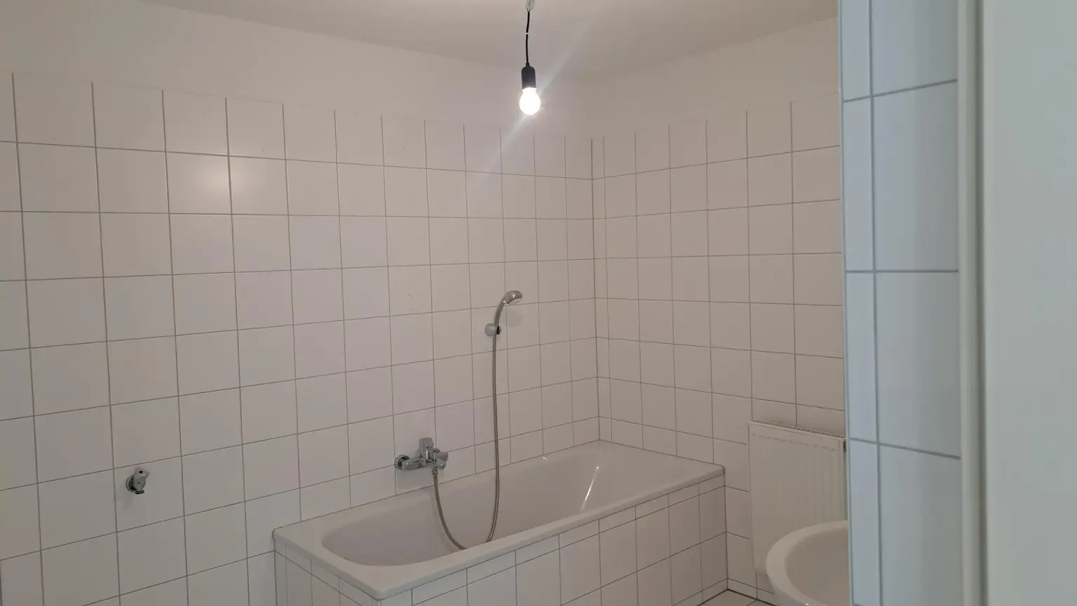 Provisionsfreie, 3 Zimmerwohnung mit Kaufoption. Erstbezug nach Renovierung!