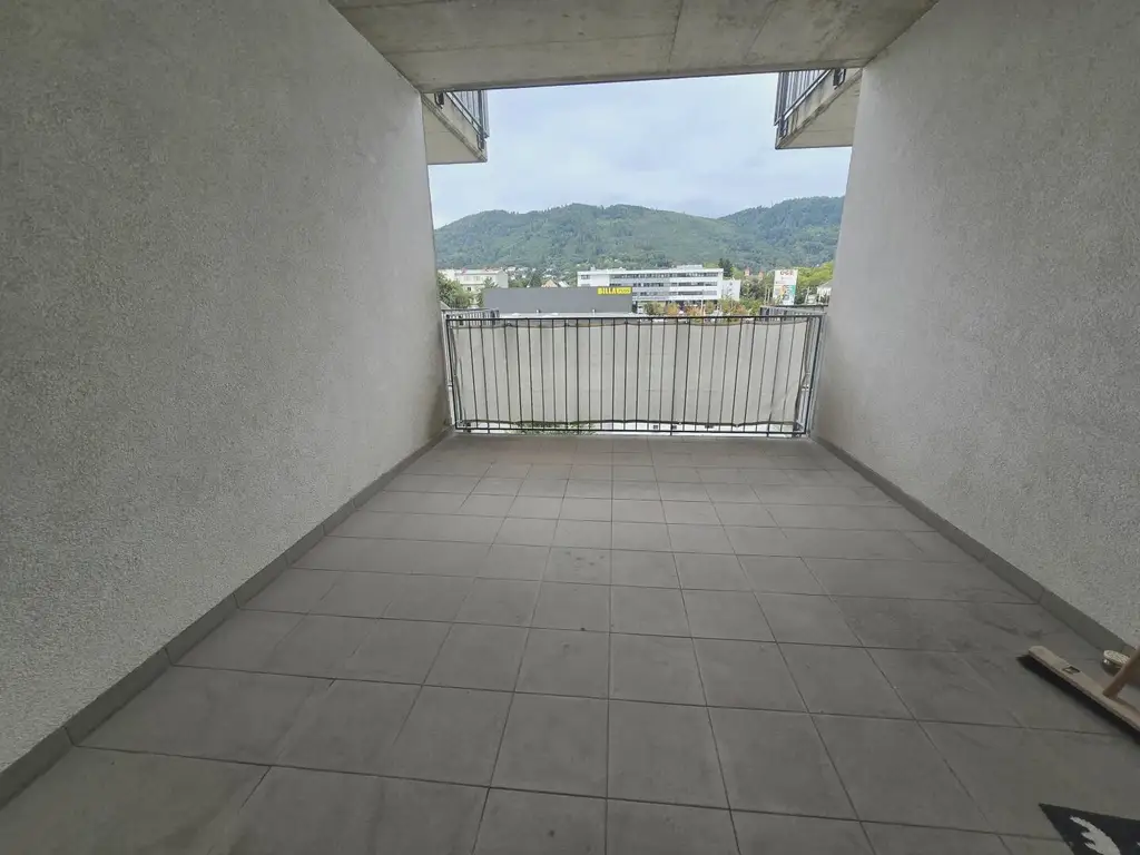 Moderne 2 Wohnung mit zwei großen Balkonen und Tiefgaragenplatz - ab sofort - Eggenberg!