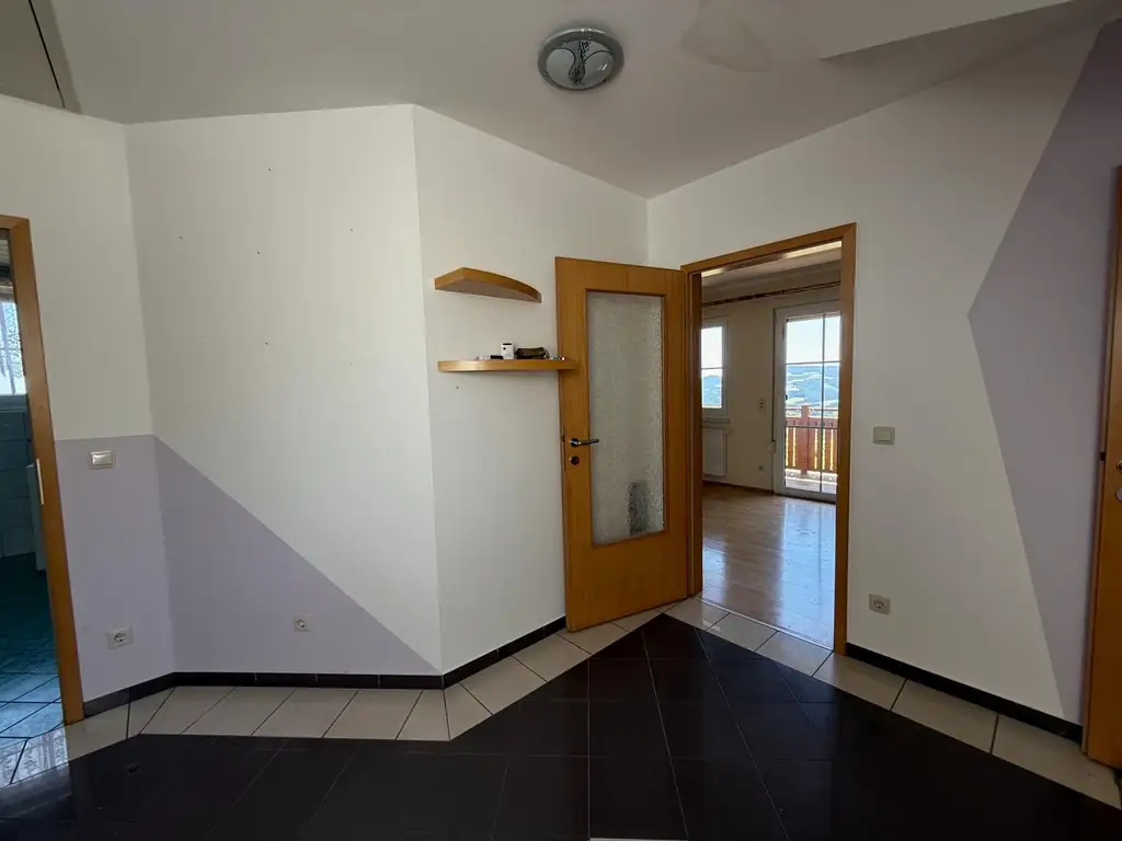 Idylisches Mehrfamilienhaus mit Werkstatt