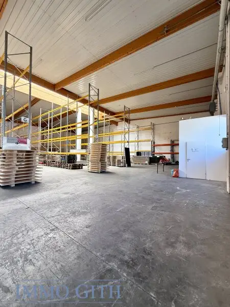 891 m² Lagerhalle in 1230 Wien (Talpagasse) zu mieten! – 2 Sektionaltore, U6 & Autobahn-Nähe, videoüberwacht