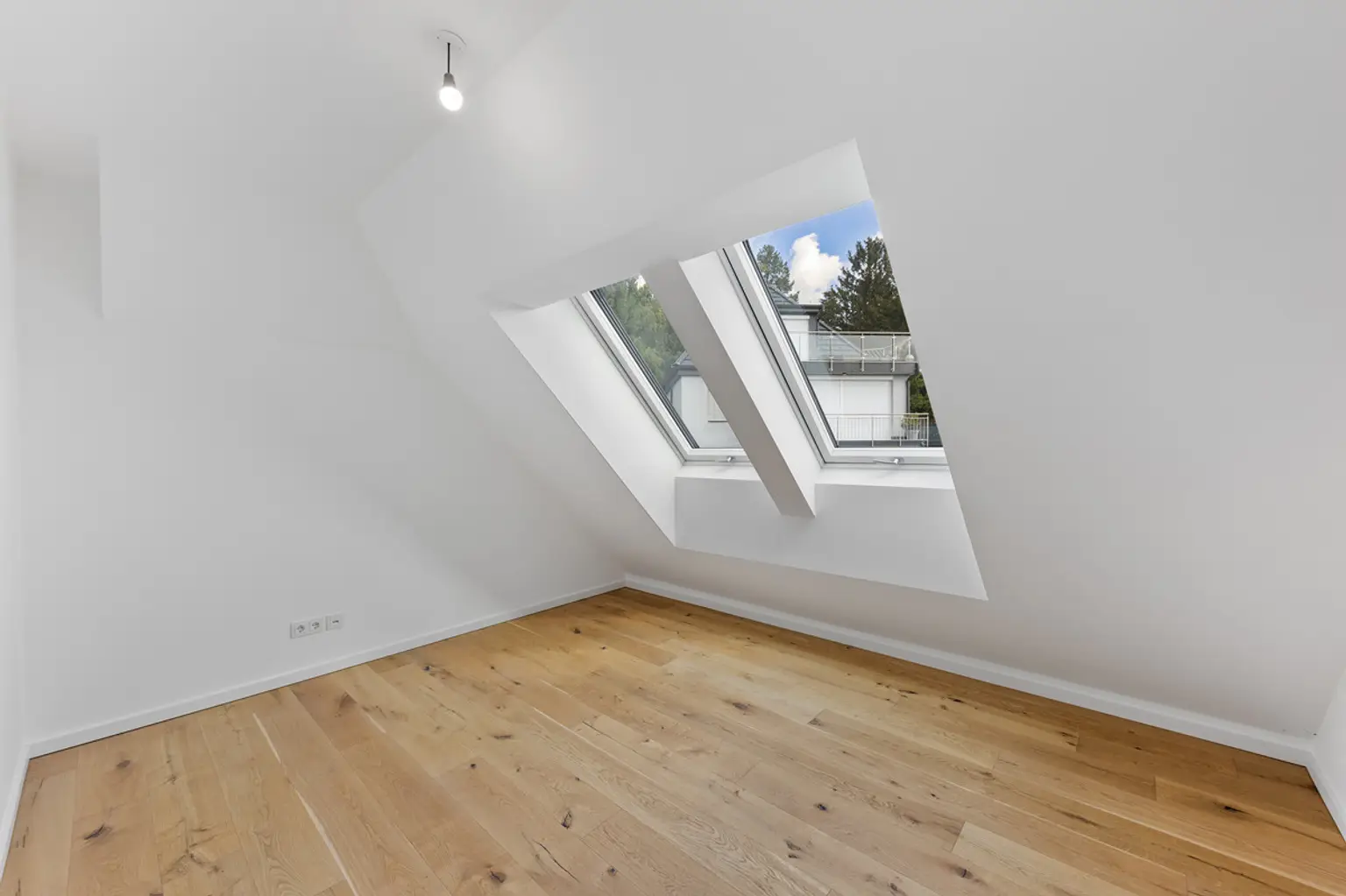 DG-Wohnung mit atemberaubender Dachterrasse in absoluter Grünruhelage