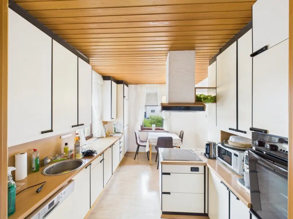 Traumhaus in Ternitz: 5 Zimmer, Garten, Pool & Garagen für nur 299.000 €!