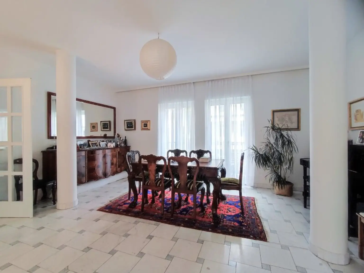 LINDENGASSE - Weitläufiger Wohnraum mit Balkon