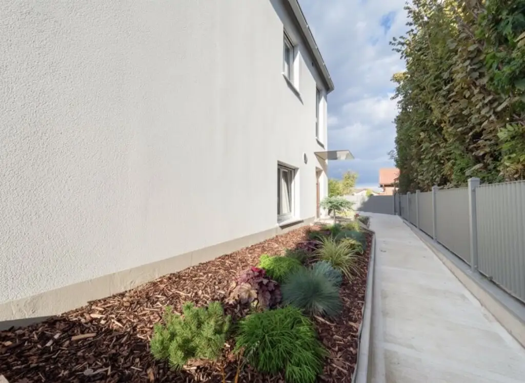 THE UNIQUE HILL SIDE RESIDENCES