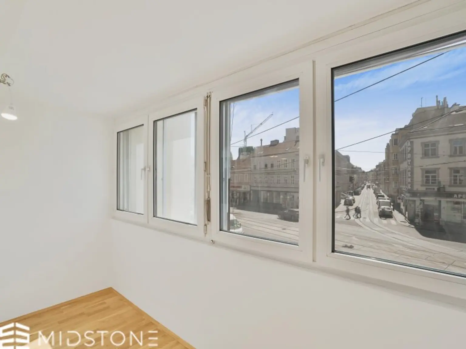 **4,8 % Nettorendite** 3er WG-HIT PROVISIONSFREI – Vollrenoviert mit Loggia und TOP Anbindung in Hernals
