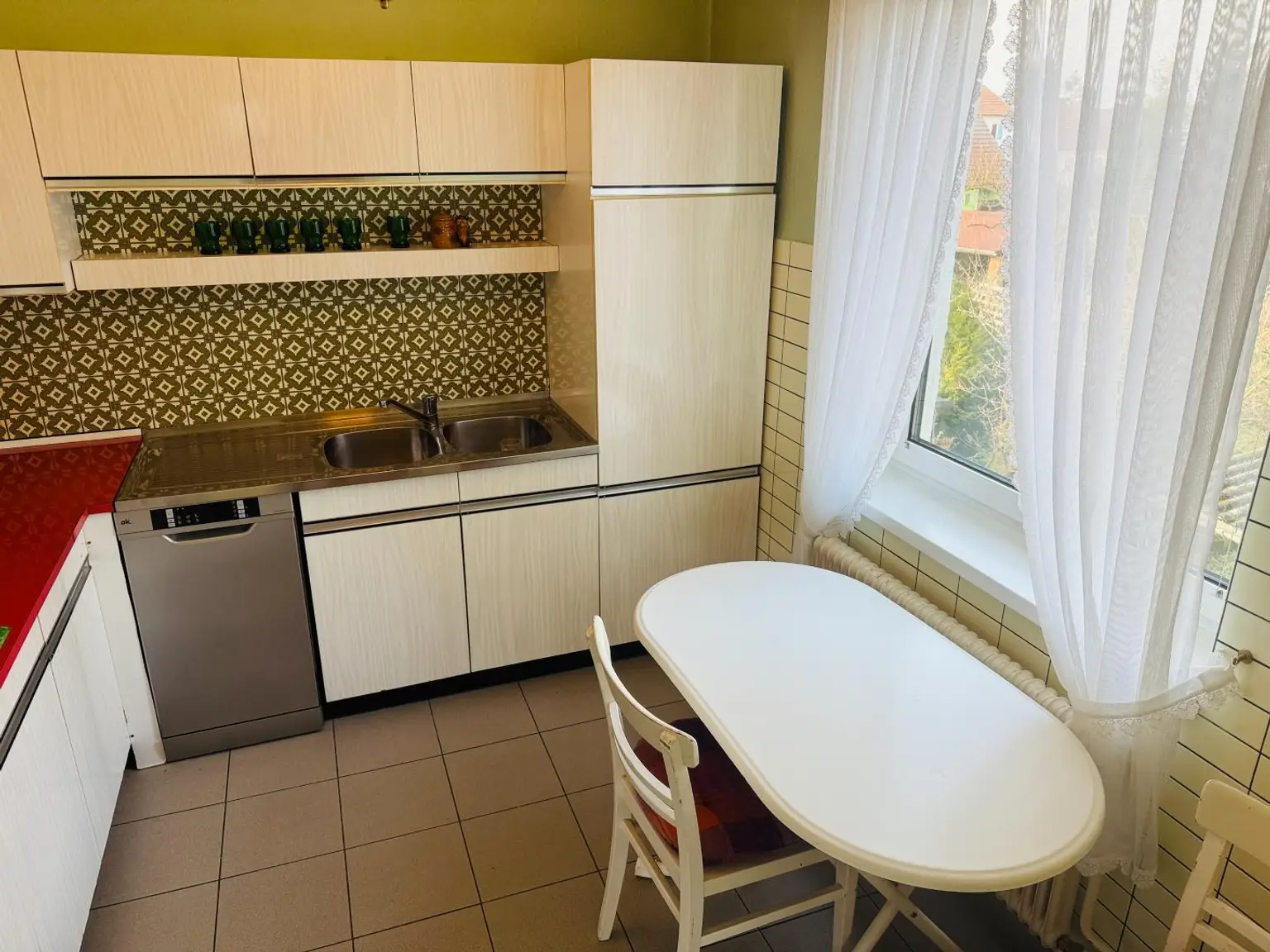 OG Küche mit Blick in den Garten